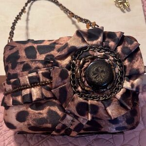 Elegant Leopard Print Clutch